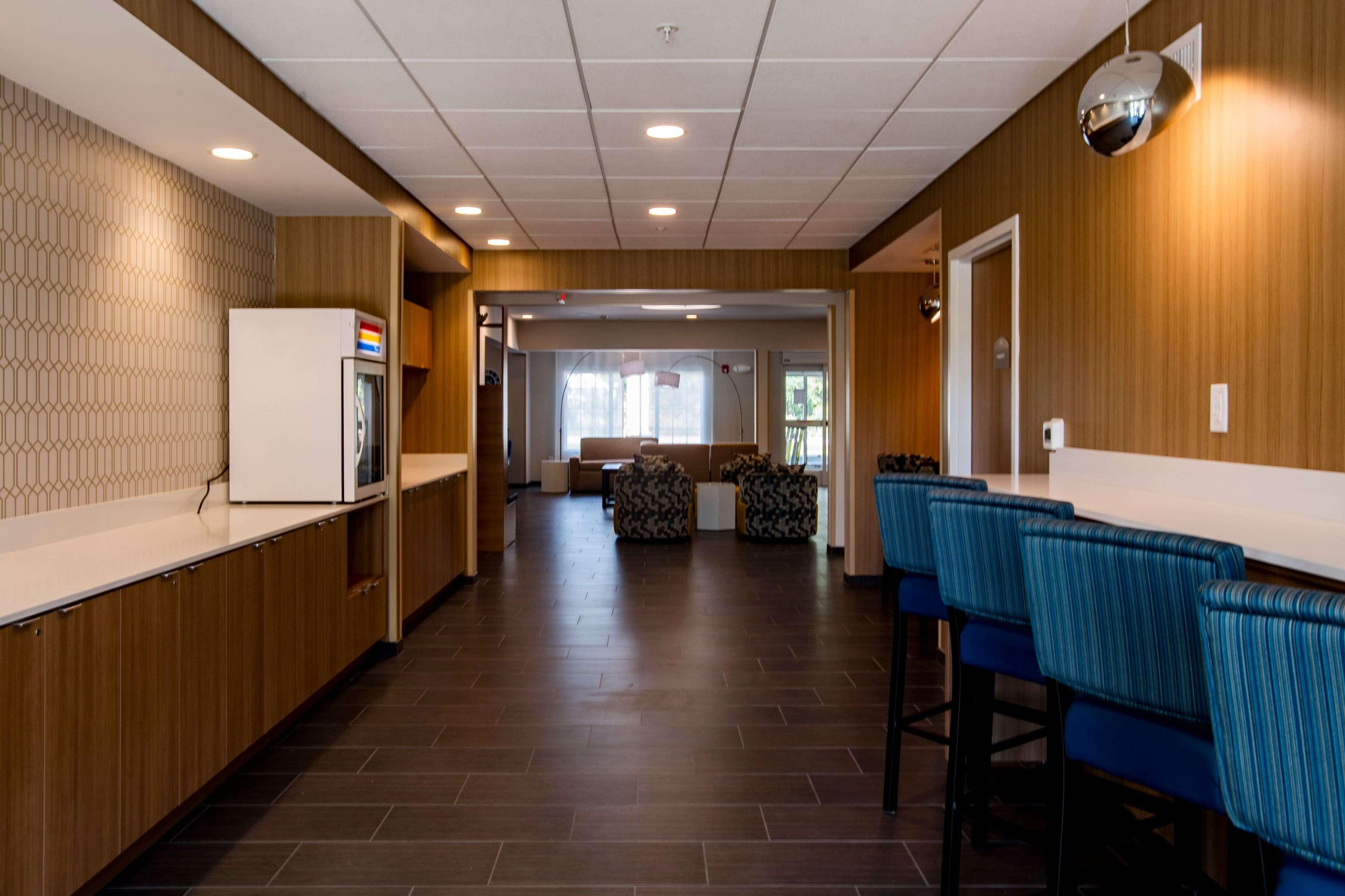 Microtel Inn & Suites By Wyndham Amsterdam Ny Exterior photo